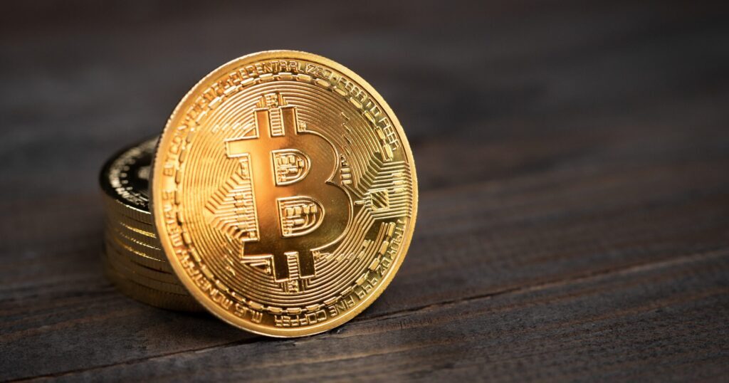 ビットコイン、1日に16億ドル相当が取引所から流出。4月以来最大:アナリストが指摘