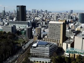 債券先物が小幅高、2年債入札の順調予想が支え－政治不透明感は