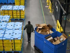 アマゾンが物流に本格参入、「転換点」迎えたフェデックスなど株価急落