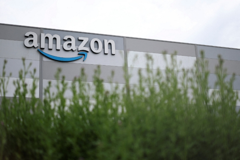 アマゾン、トランプ関税の費用返金求め消費者が集団訴訟(ロイター