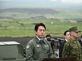 中ロが爆撃機・艦艇で共同活動活発化、「重大な懸念」－防衛白書